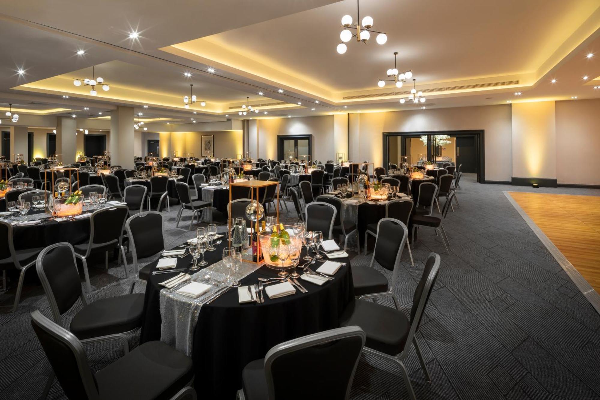 Crowne Plaza Stratford-Upon-Avon By Ihg Hotel Exterior photo